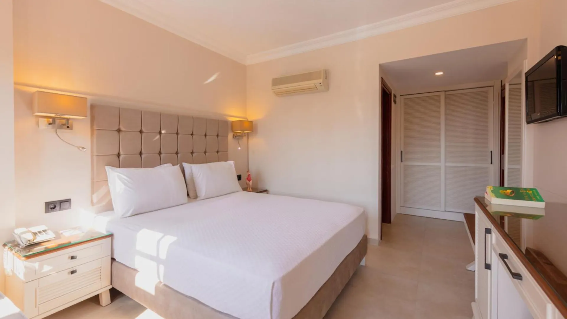 Alize Hotel Oludeniz 4*,