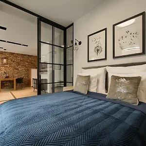 impero-apartment-zentrum-pozna-parking.poznan-hotels.com/